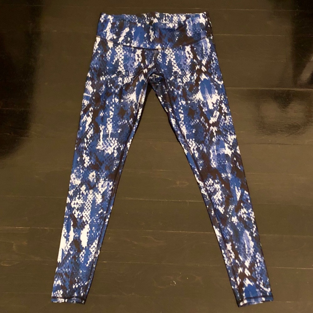 Alo Yoga Blue Snake skin style Leggings